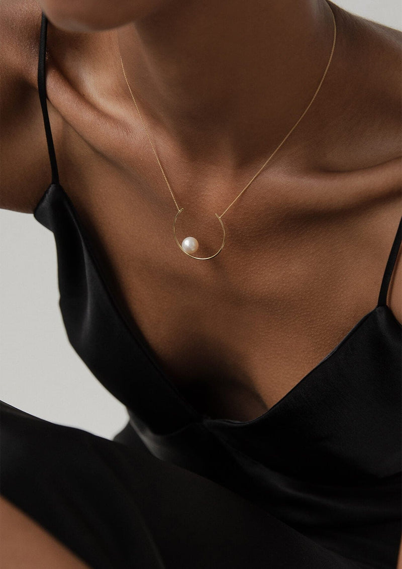 Luna Gold Pearl Necklace