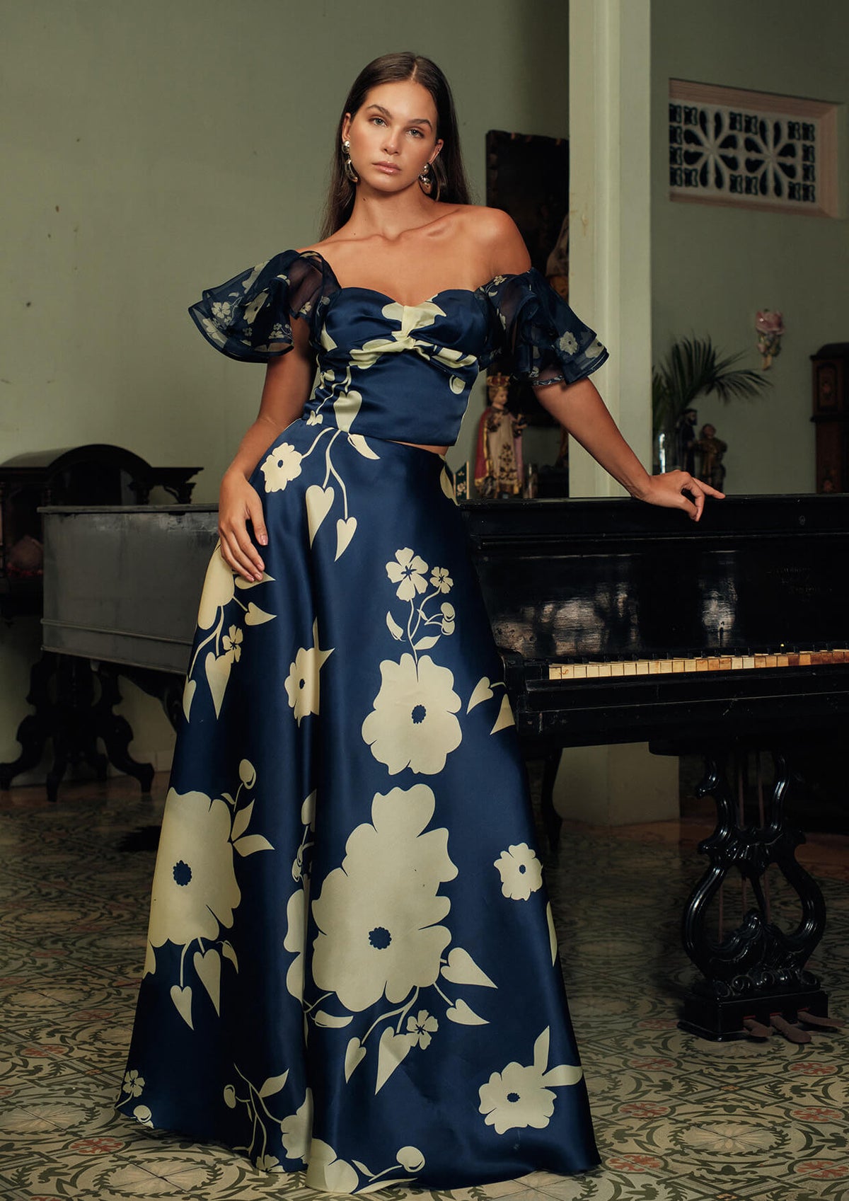 green emerald velvet dress Colombia Traditional Dress with Blouse and Skirt M